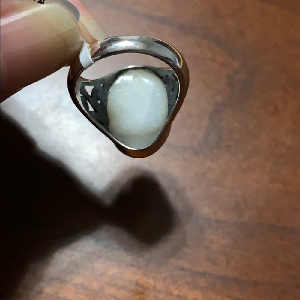đź’°SOLDđź’°Mother of pearl, Swiss blue topaz ring size 7 SS - Picture 4 of 5